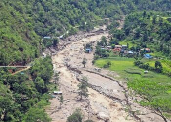 पूर्वी नेपालमा बाढी पहिरोको क्षति : मृतकको संख्या ८ पुग्यो, २८ जना अझै बेपत्ता