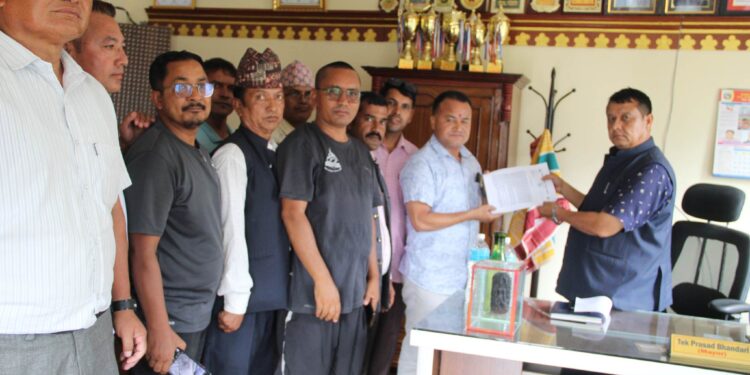 नेकपा एमाले स्वर्गद्वारी नगर कमिटिद्वारा स्वर्गद्वारी नगरपालिकालाई ध्यानाकर्षण पत्र