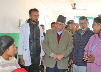 जाजरकोटका घाइतेलाई ढाडस दिएर रुकुम फर्किए प्रधानमन्त्री