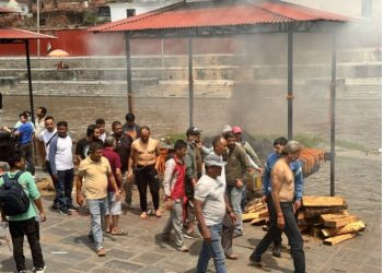 चर्चीत अभिनेता  विपिन कार्कीलाई मातृशोक