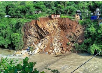 सेती नदीमा खसेका एक जनाको उद्धार