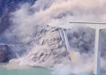 चीनमा ७ सय ५८ मिटर लामो पुल भत्कियो