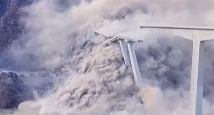 चीनमा ७ सय ५८ मिटर लामो पुल भत्कियो